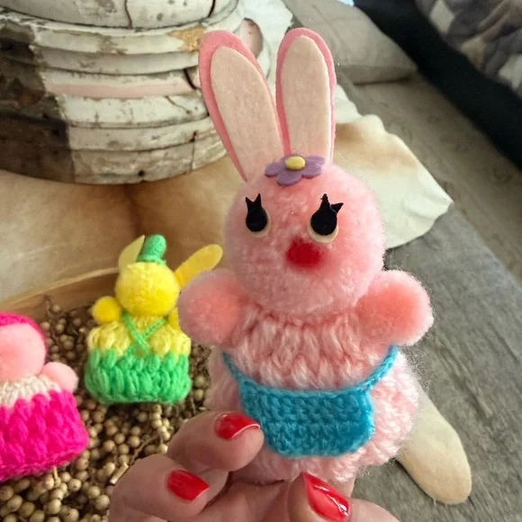 Vintage Handmade Easter Chick & Bunny Trio Finger Puppets Easter Home Decor - Picture 8 of 10